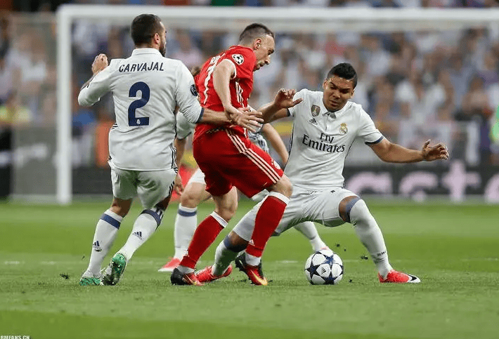 皇马逆转拜仁，德利赫特统治全场