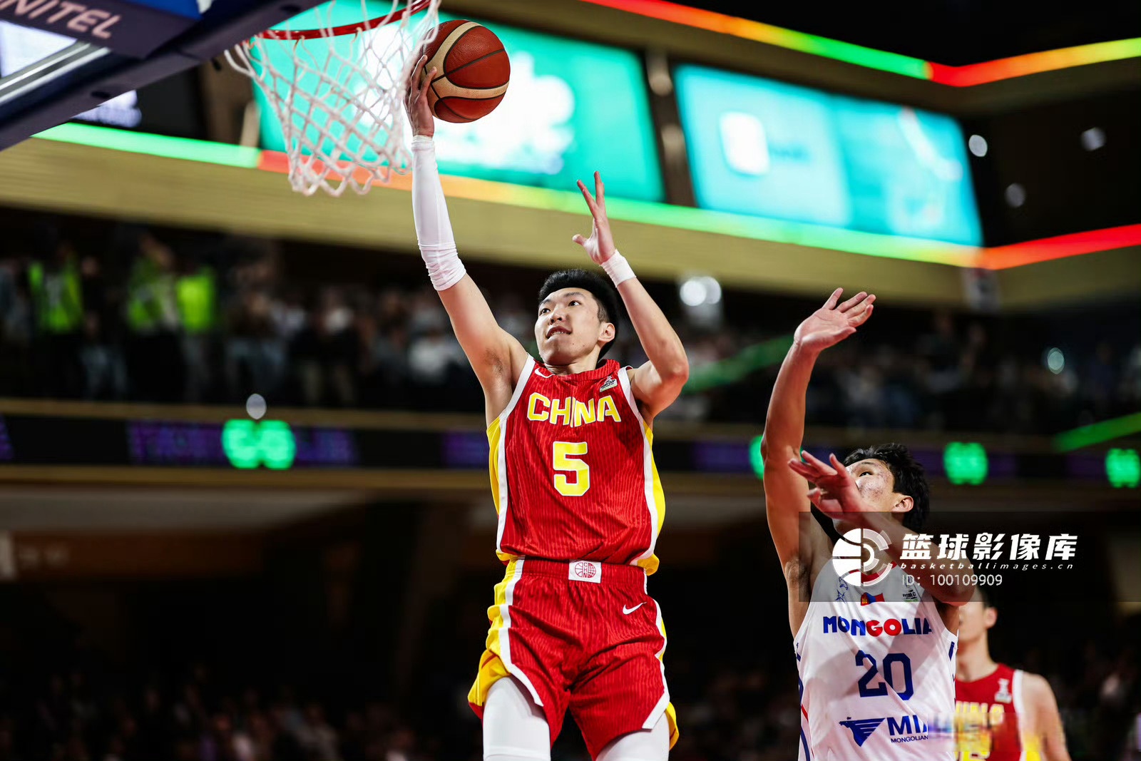 球员状态神勇，助力球队斩获三连胜的简单介绍