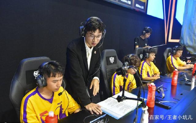 竞技场上劲敌相对，胜负难定