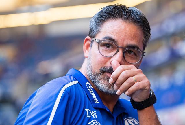 沙尔克经验球员发挥不佳，引发争议