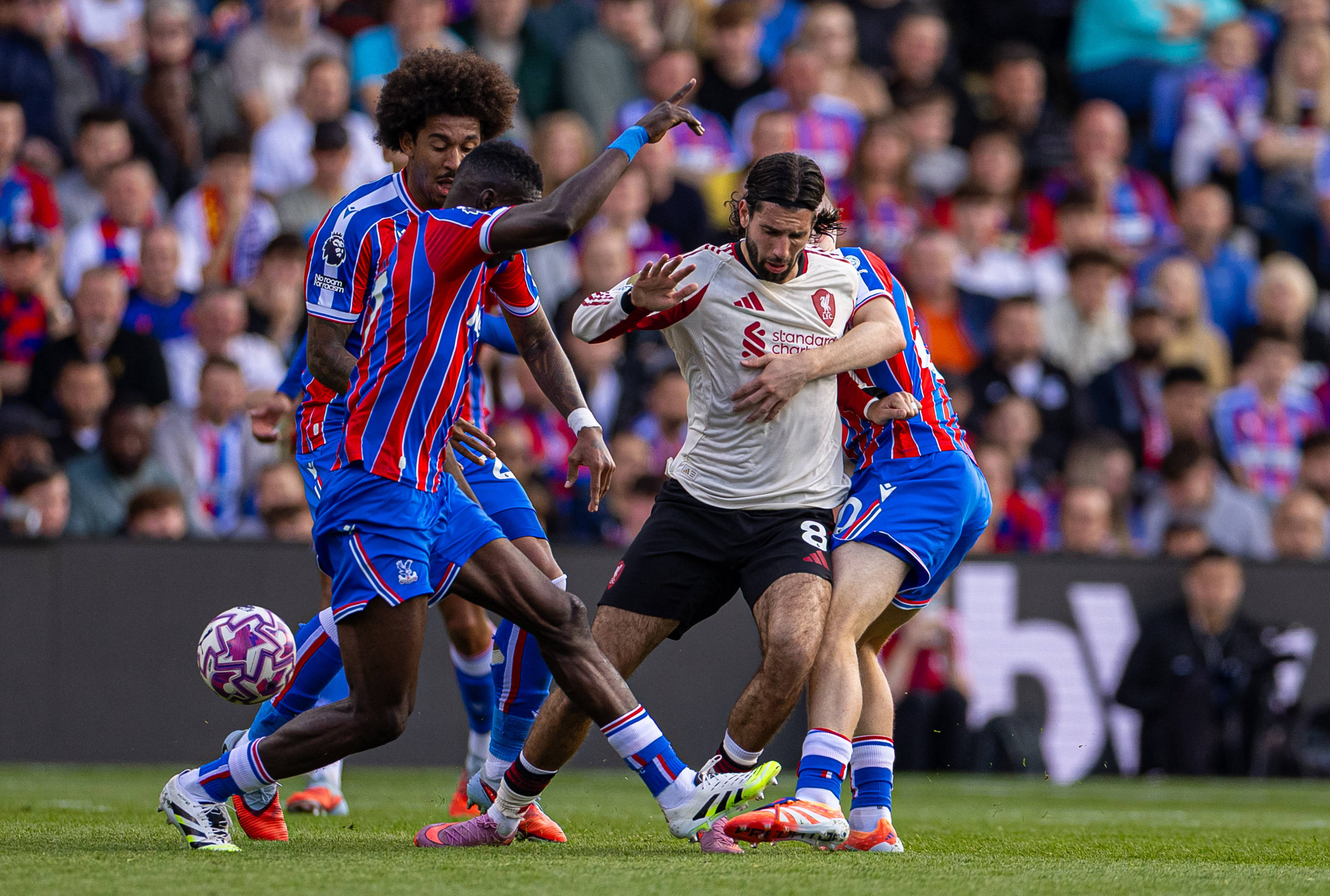 包含利物浦集体阵容克星出现，球队走势蒙上阴影的词条