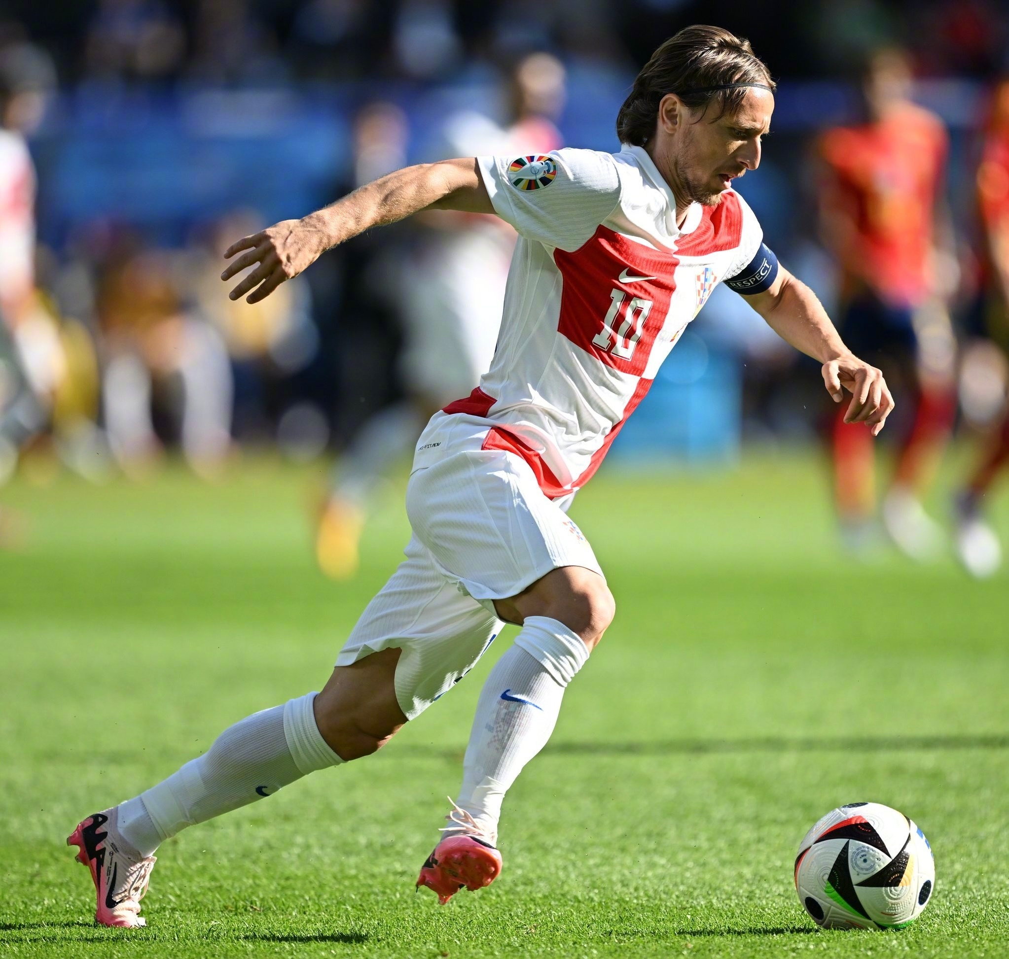 包含克罗地亚球员在国际比赛中勇往直前的词条