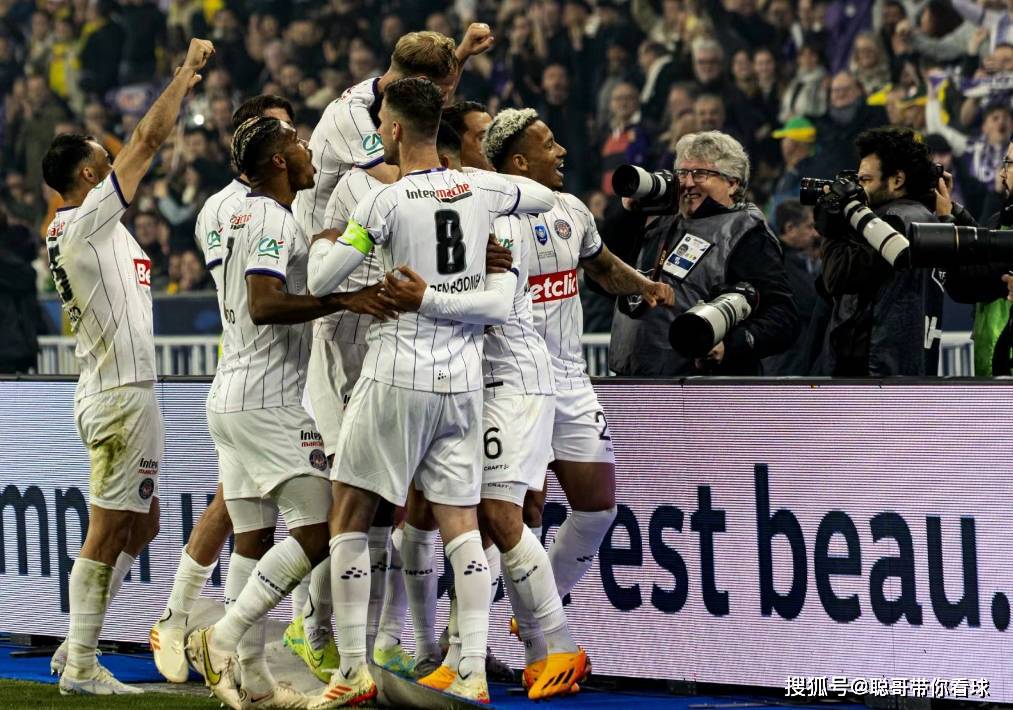 里昂负于圣埃蒂安，法甲球队欢迎新救援的简单介绍
